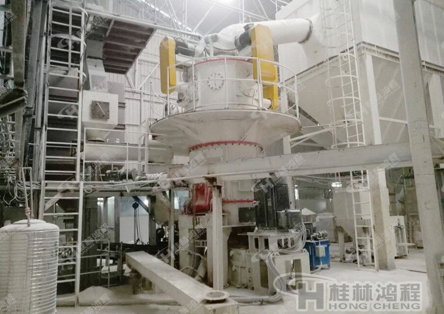 HLMX1100高純石英砂磨粉機推薦設備，桂林鴻程環(huán)保磨粉機，HLMX超細立式磨粉機